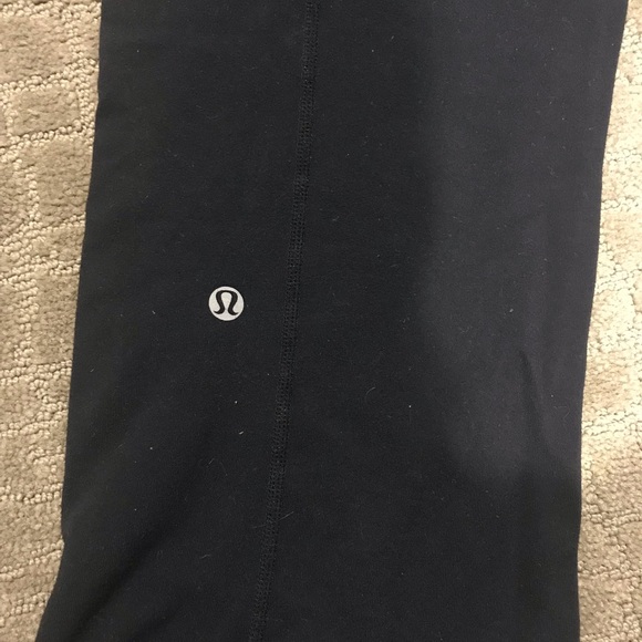 Lululemon reversible crop pants - Picture 2 of 5